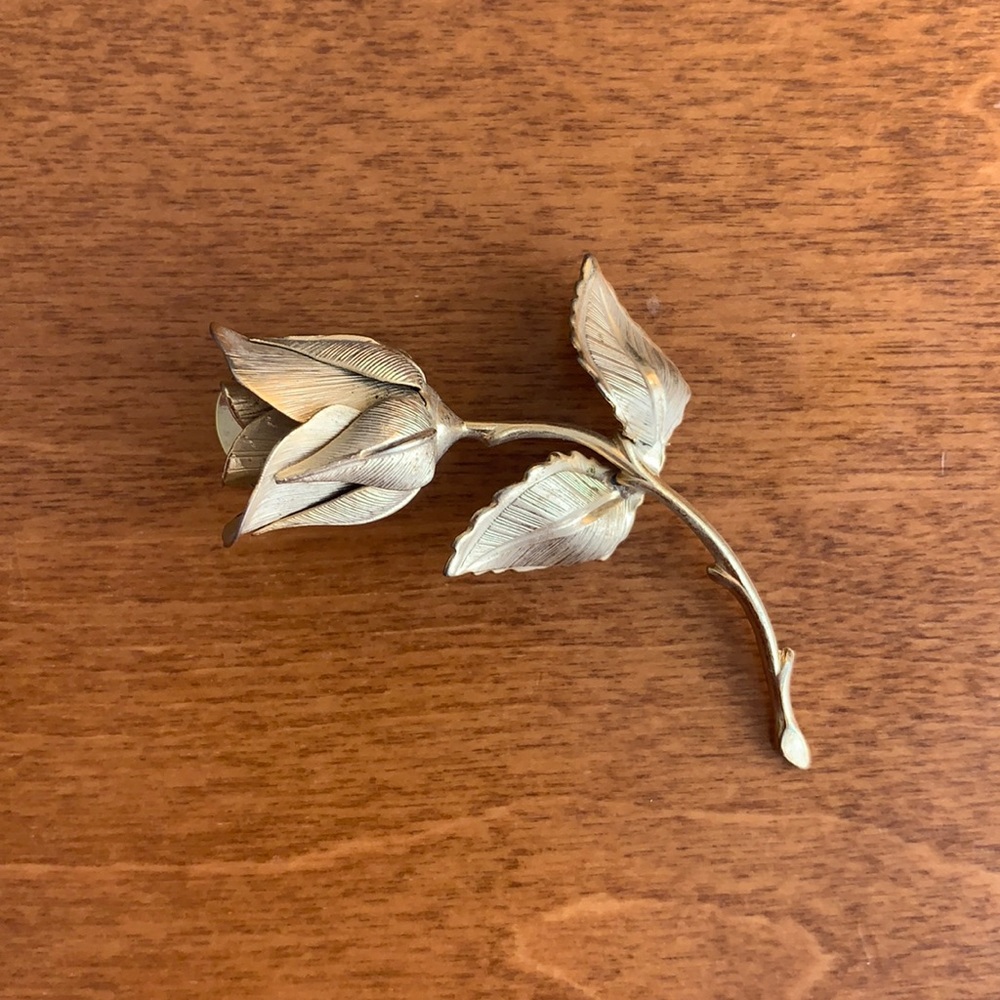 Giovanni Gold Tone Rose Pin Brooch vintage